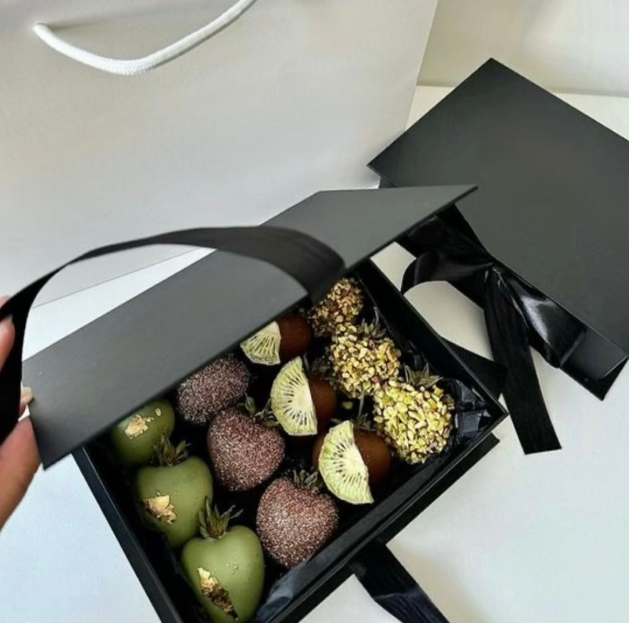 Berry Indulgence/12pieces