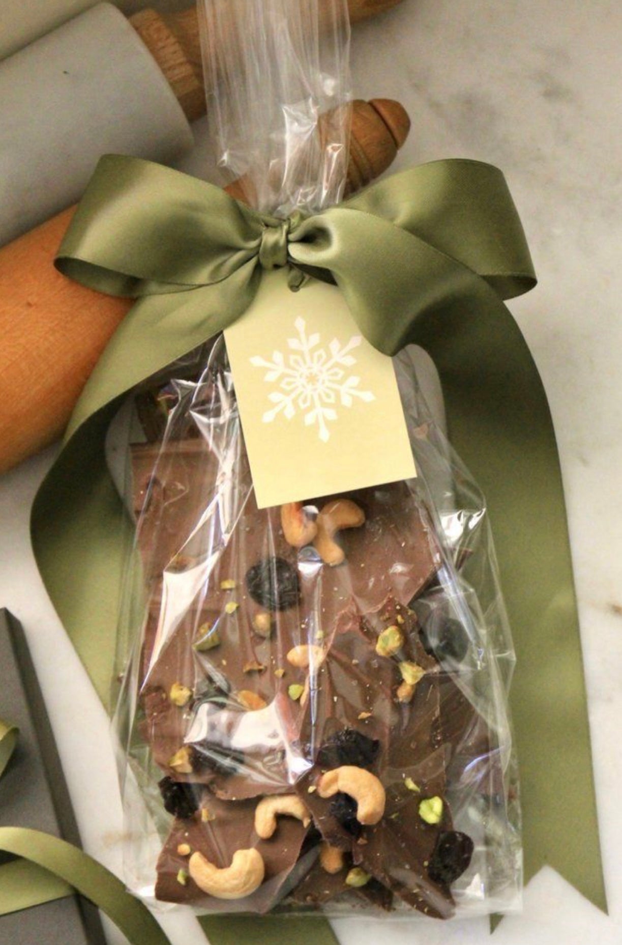 Nuts Chocolate Pieces